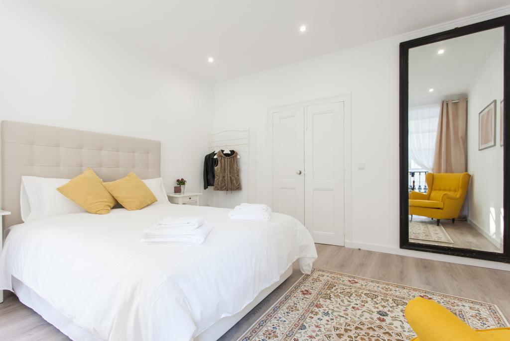 White Tiles In Center Apartament Lizbona